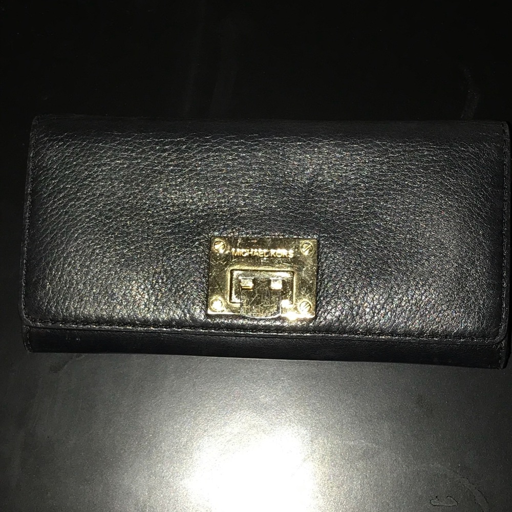Michael kors wallet